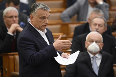 "Herr Premierminister, Sie bekämpfen die Opposition, nicht den Virus." – Was in Ungarn geschieht.